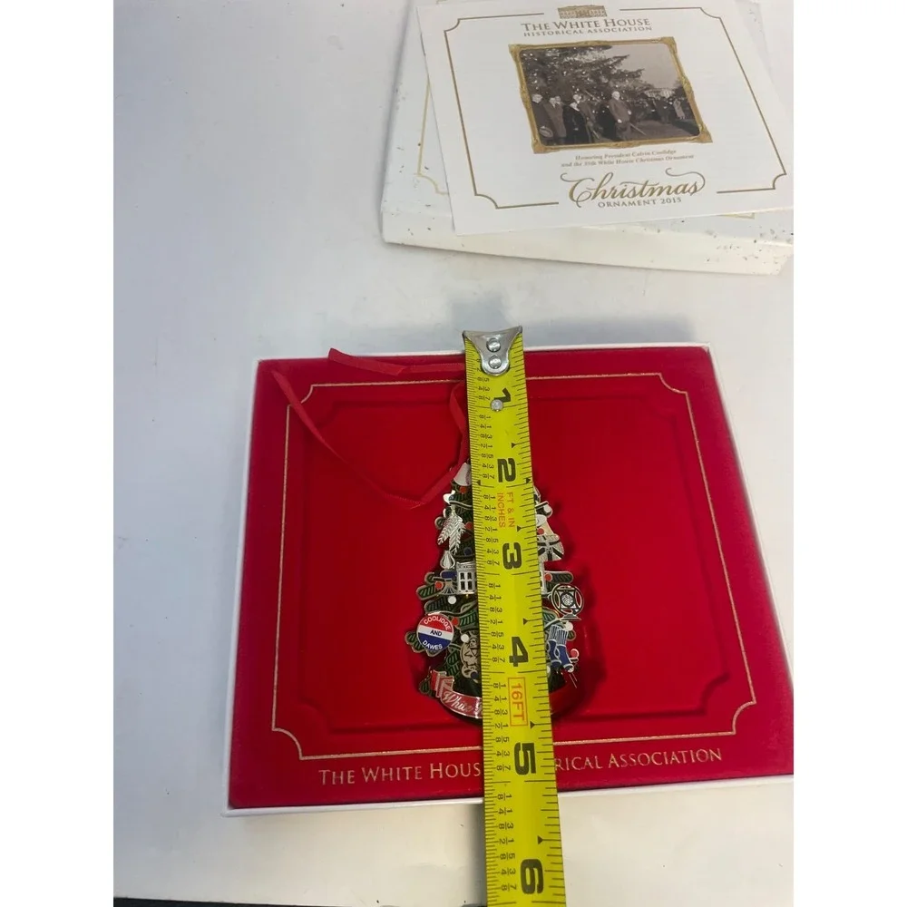 White House Christmas 2015 W/ Box Ornament  **pre-owned**